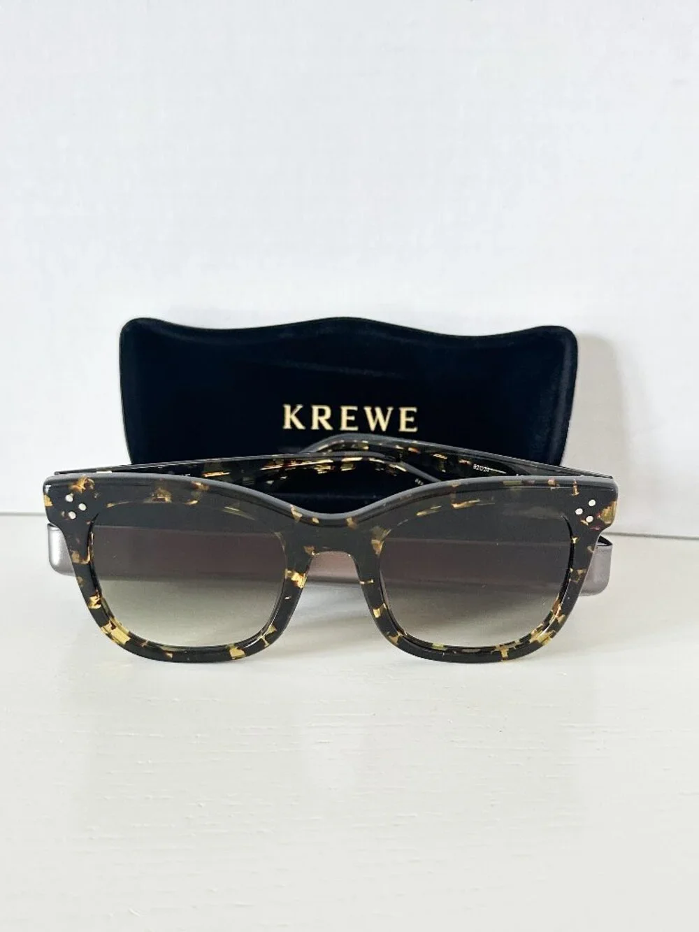 NWOB KREWE - Adele Zulu Tortoise Sunglasses with Case and Cloth